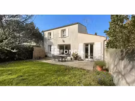 maison familiale dans bourg tous commerces