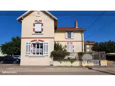 maison 8 pièces 193 m²