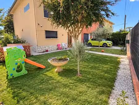 maison familiale avec garage et jardin – sans agence
