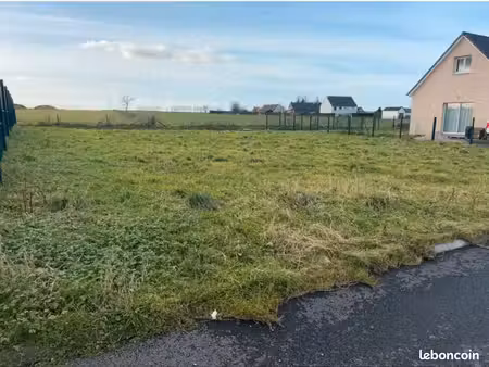 terrain 700 m² fresquiennes