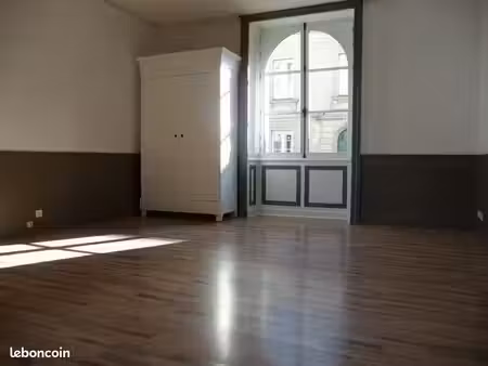 grand t1 quartier saint-clément 30m2
