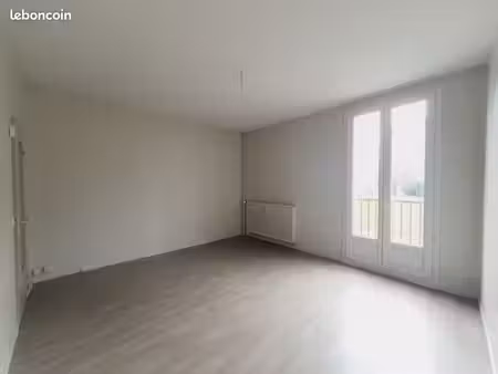 t1 de 38 m² avec belle pièce de vie et cellier