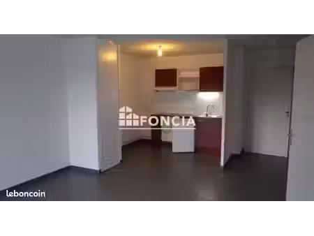 tarascon - bel appartement t2 avec terrasse