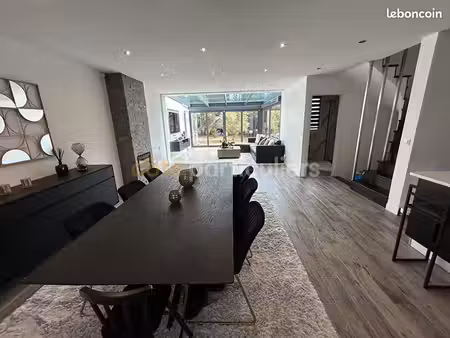 maison 7 pièces 145 m²