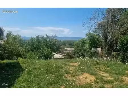 terrain 600 m² guereins