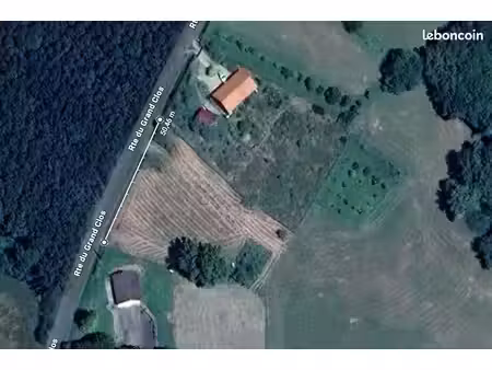 terrain constructible de 2304 m² avec vue dégagée