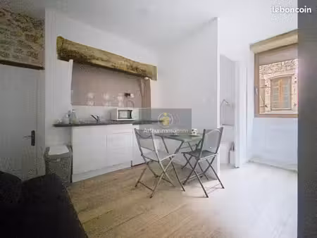 studio 1 pièce 14 m²