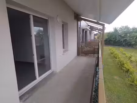 joli t2 avec balcon libre en septembre
