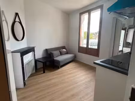 agréable studio meublé et entièrement refait à neuf