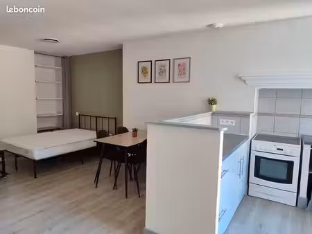 loue grand studio meublé 30m2