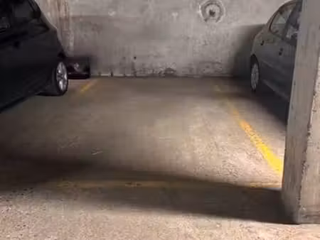 place de parking couverte et sécurisée à louer – orly/choisy le roi – 80 /mois