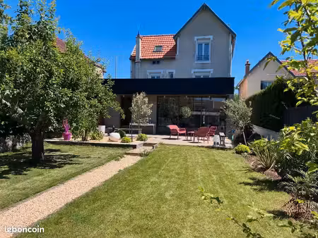 magnifique maison de 163m² avec jardin et stationnement à poitiers sud