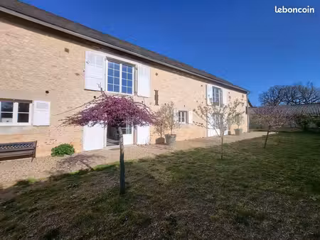 maison 8 pièces 276 m²