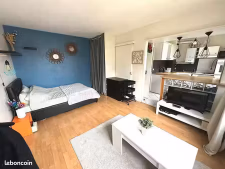 beau studio meublé 28m² 10 min du rer e
