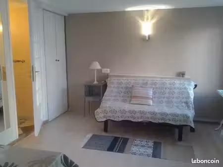 studio agréable indépendant vue sur jardin