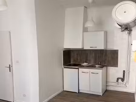 appartement t2 (27 81) - 1er étage sur cour