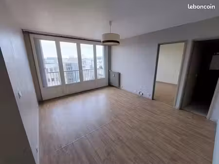 appartement 2 pièces nanterre balcon parking cave