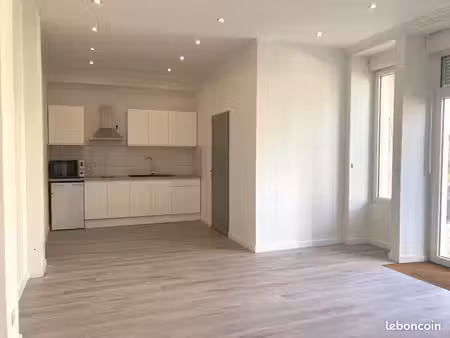 studio 1 pièce 35 m²