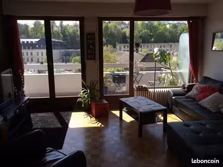 grand t2 avec balcon - cave et parking