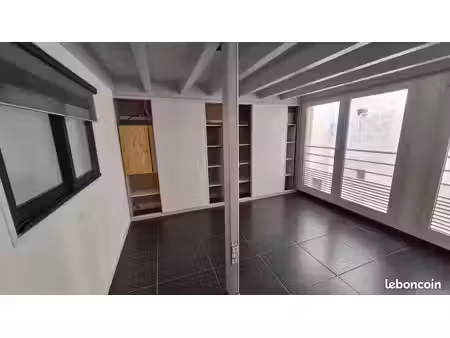particulier loue bureau de 19 mètres carrés rue joseph vernet