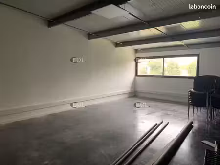 bureaux 73 m²