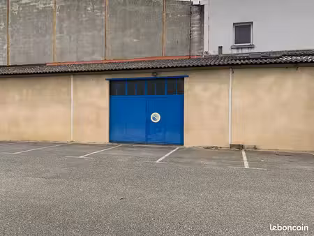 à louer – entrepôt 50 m² + 2 places de parking – avignon fontcouverte
