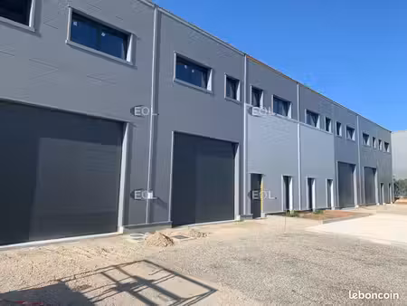local d'activité 374 m²