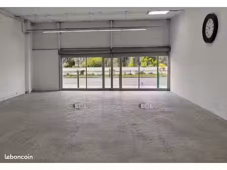 local commercial 750 m²