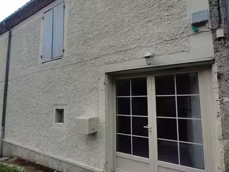 appartement t2 bis à lectoure avec parking gratuit à proximité