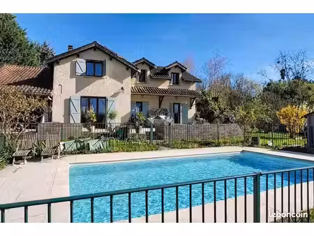 maison 6 pièces 160 m²