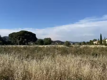 terrain 265 m² cuers