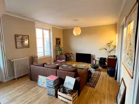 t2 lumineux rénové traversant - 72 m² + garage privatif - centre ville - particulier