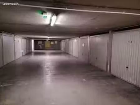 garage box fermé & sécurisé – proche centre-ville de fréjus – 130 /mois