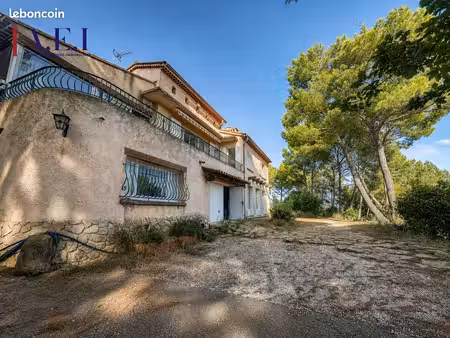 propriété 6 pièces 174 m²