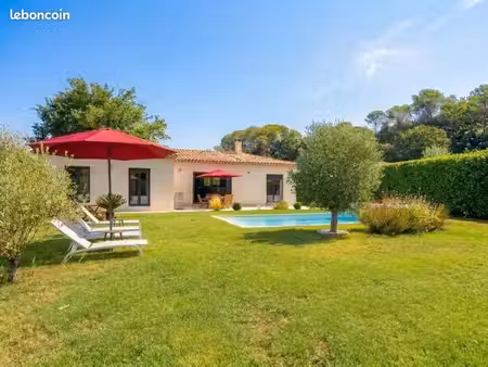 villa 4 pièces 100 m²