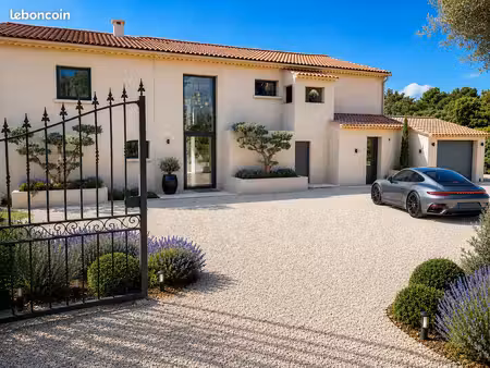 villa entièrement rénovée