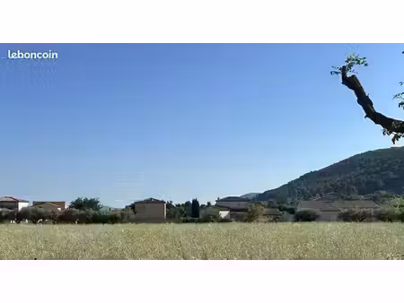 terrain 147 m² cuers