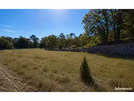terrain 2 050 m² saint maximin la sainte baume
