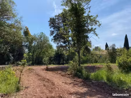 terrain 740 m² sollies pont