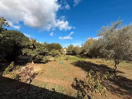 terrain 450 m² la crau