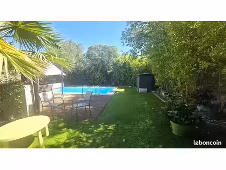 villa 6 pièces 196 m²