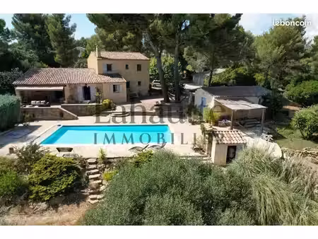 maison 8 pièces 257 m²