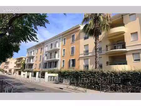 local 123 m² sanary-sur-mer