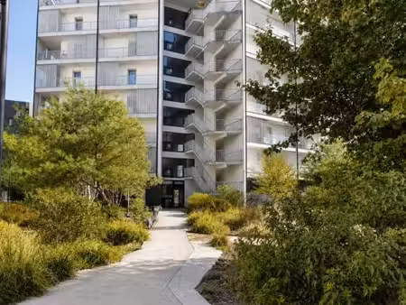 t5 lumineux – 4 chambres – terrasse – 2 stationnements – tram à proximité immédiate
