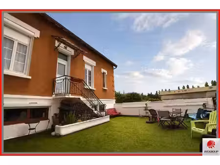 maison de ville atypique avec terrasse  vue sur la besbre :