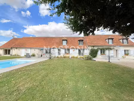 longère de caractère avec piscine sur poulaines (indre 36)