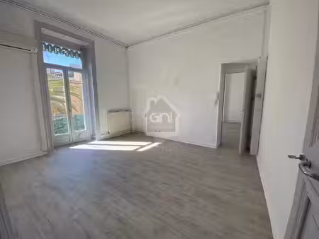 location bureau 128 m² à nîmes (30000)
