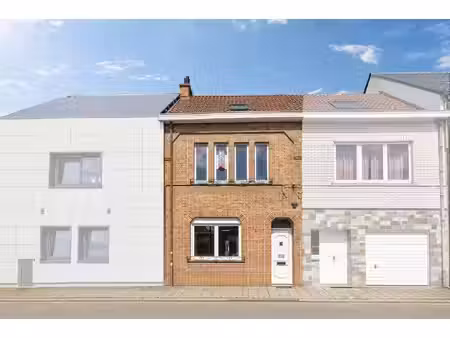 ruime te renoveren woning nabij centrum aalst