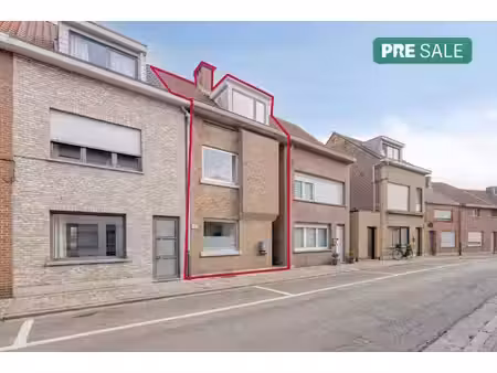 huis met 4 slaapkamers en grote tuin te koop in niel