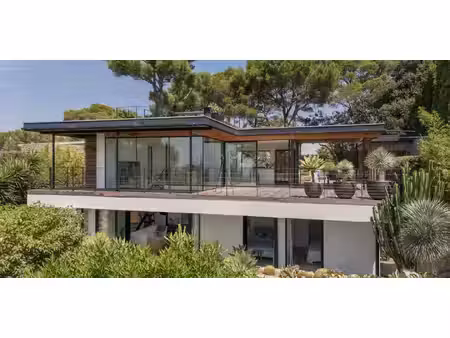 villa avec piscine en bord de mer hyeres (83)